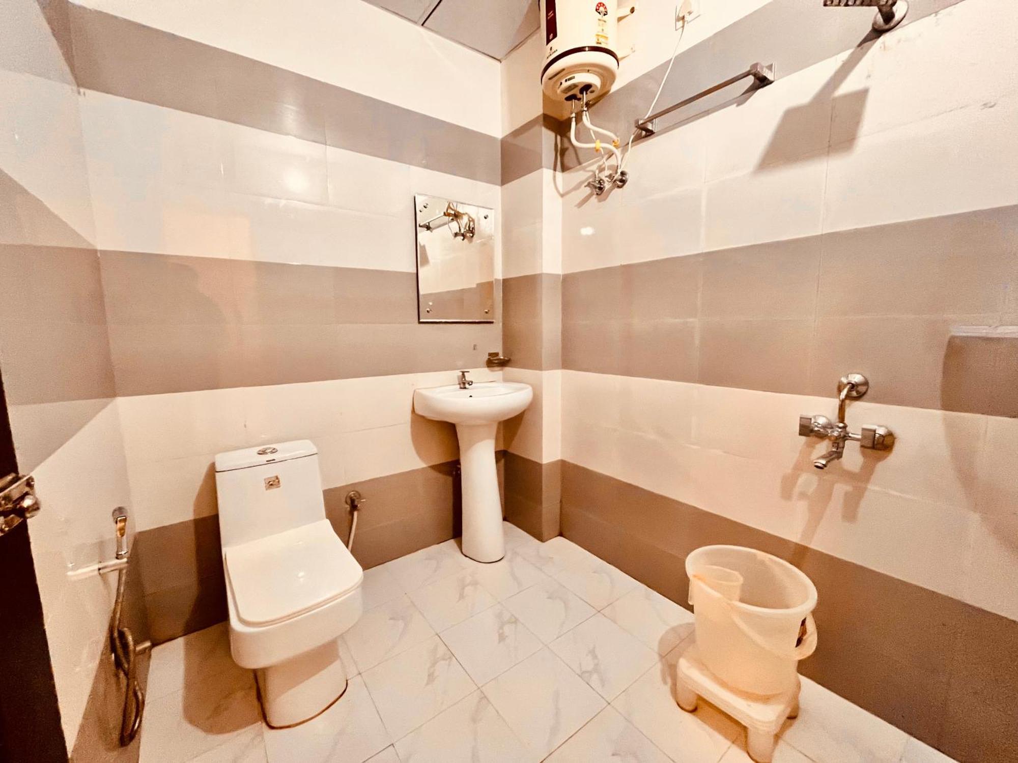 Sampat Royal Cafe Hotell Delhi  Eksteriør bilde